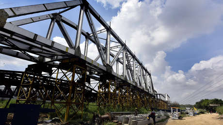 Roban a plena luz del día un puente de hierro de 500 toneladas en la India