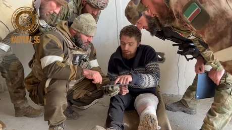 Un militar ucraniano que logró salir de la planta Azovstal en Mariúpol dice que "todos quieren rendirse, pero tienen miedo"