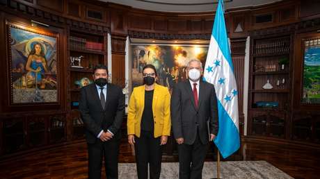 Carlos Quesada presenta sus credenciales como nuevo embajador de Honduras ante la OEA