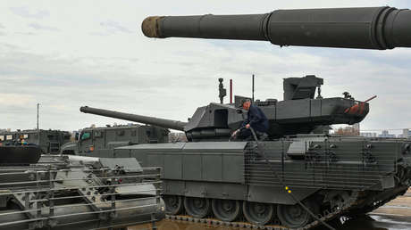 Un informe señala que los gastos militares mundiales superaron por primera vez los 2 billones de dólares en 2021