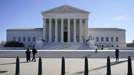 Un activista contra el cambio climático muere tras inmolarse frente a la Corte Suprema de EE.UU.