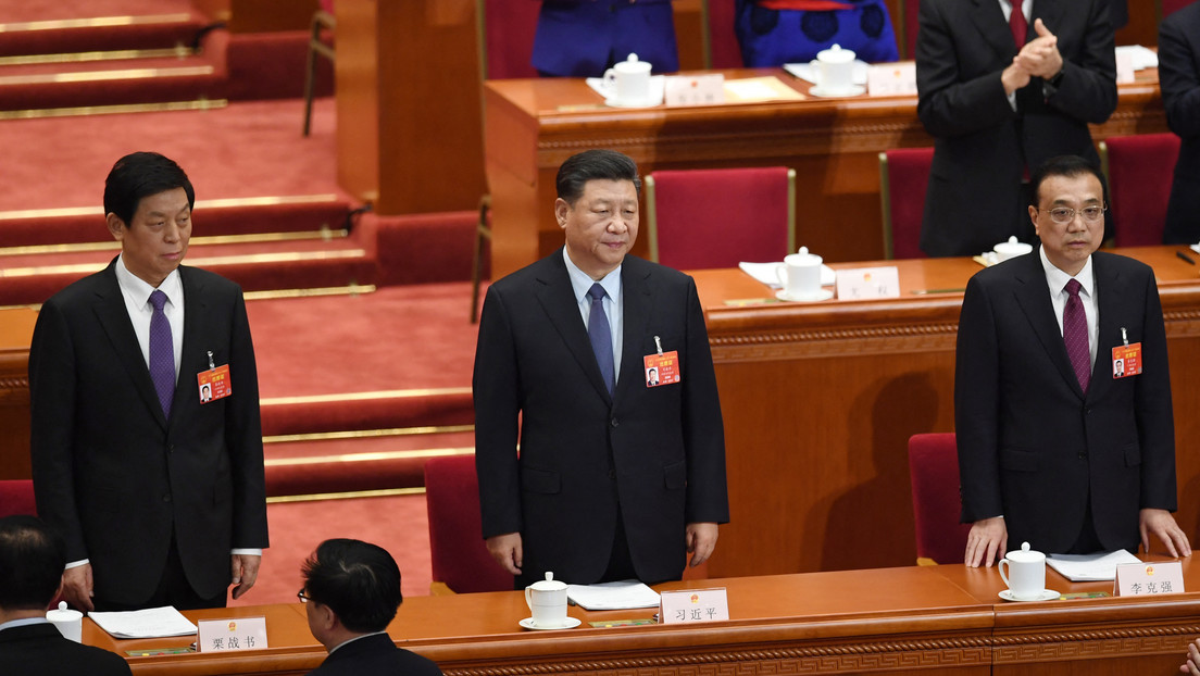 Reconocido politólogo chino explica por qué Pekín trata de mantenerse neutral ante el conflicto entre Rusia y Ucrania y qué podría cambiar su postura