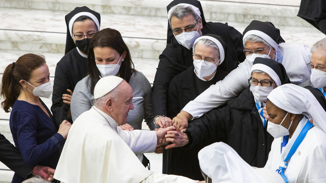 Una mujer imputada por corrupción financiera en el Vaticano habría mediado en la liberación de la monja colombiana secuestrada por Al Qaeda