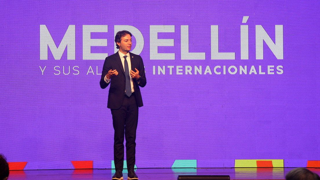 "Un golpe de Estado en Colombia": La tormenta política que generó la suspensión del alcalde de Medellín por su supuesto apoyo a Petro