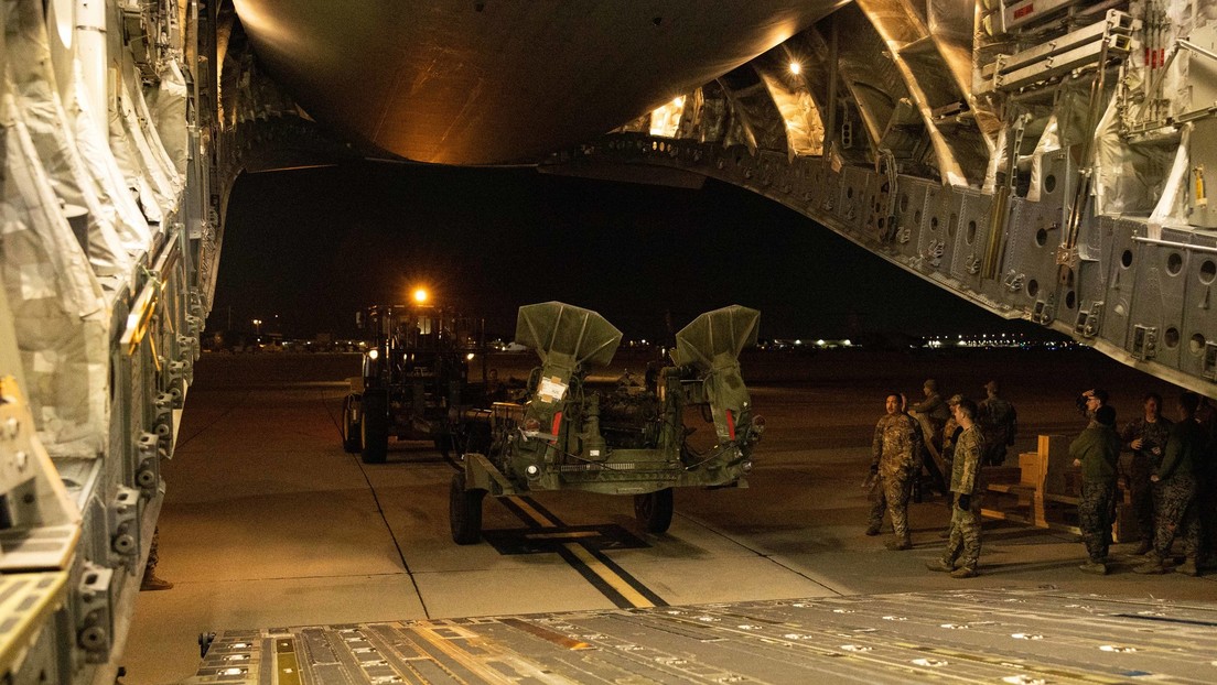 EE.UU. enviará "inmediatamente" a Ucrania 18 obuses y 3 radares de contraartillería como parte de un nuevo paquete de ayuda militar