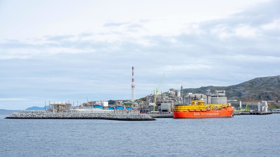 El primer ministro de Polonia insta a Noruega a compartir sus "gigantescos" beneficios del petróleo y el gas y Oslo responde