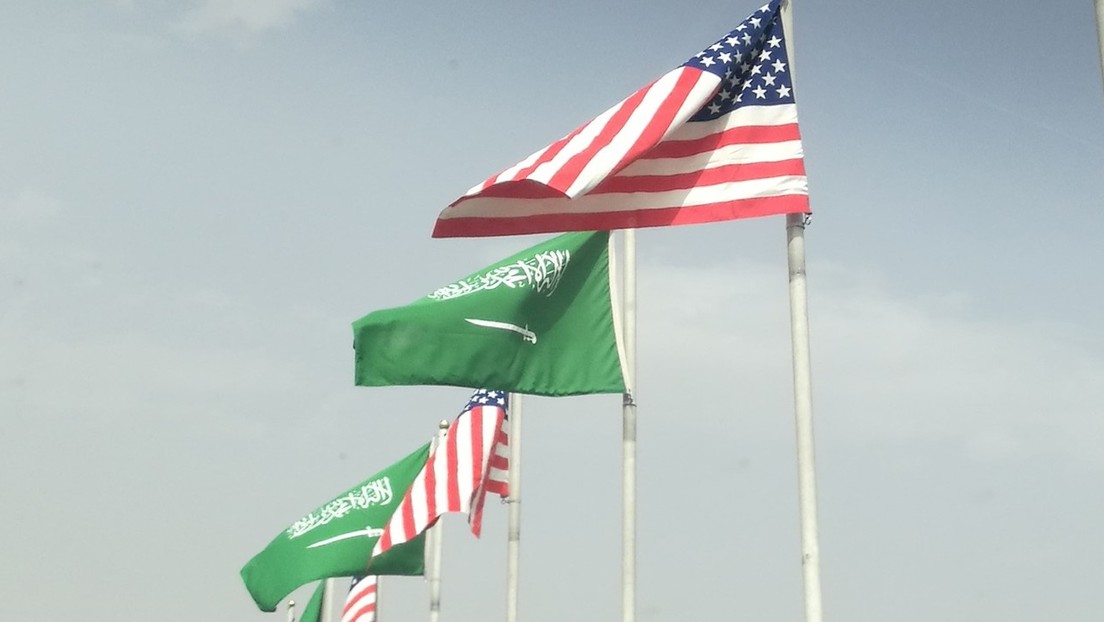 Reportan que asesores de Biden visitaron Arabia Saudita para pedir un aumento de la producción de petróleo