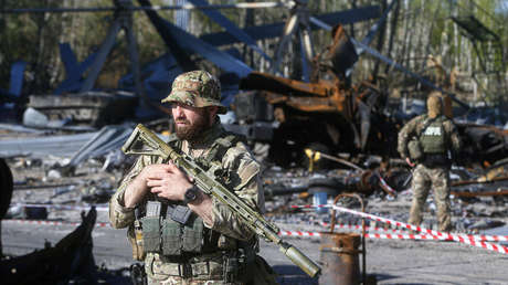 Militares ucranianos vuelan una cisterna llena de salitre para acusar a Rusia del uso de armas químicas
