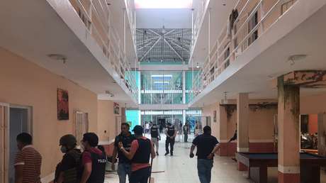 Policía y Fuerzas Armadas evitan un nuevo amotinamiento en la cárcel de Ecuador donde fueron asesinados 44 presos