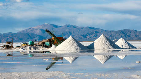 ¿A la caza del liderazgo entre los productores de litio? Argentina ante las oportunidades y desafíos que impone el 'oro blanco'