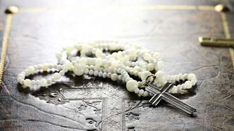 Detienen en EE.UU. a dos familiares de una niña que murió durante un 'exorcismo'