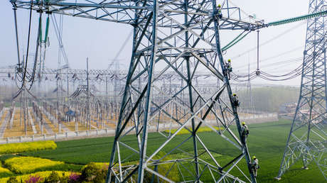 Bloomberg: La producción de electricidad en China se desploma, mientras la demanda se ve afectada por las restricciones del coronavirus