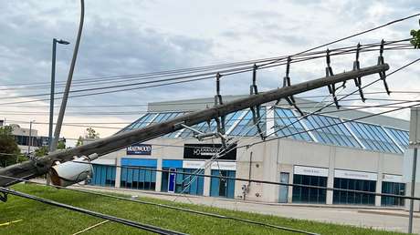Fuerte tormenta en el sureste de Canadá deja al menos 8 muertos y decenas de miles de ciudadanos sin electricidad (FOTOS, VIDEO)