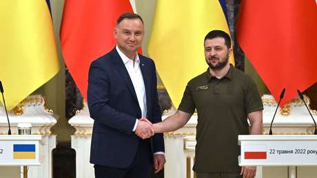 Cancillería rusa sobre la decisión de Zelenski de conceder el estatus jurídico especial a los polacos: Kiev "legaliza de facto la ocupación del país"