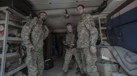 Rusia: Las fuerzas ucranianas minan tanques con sustancias químicas peligrosas en una fábrica donde retienen a civiles en Donbass