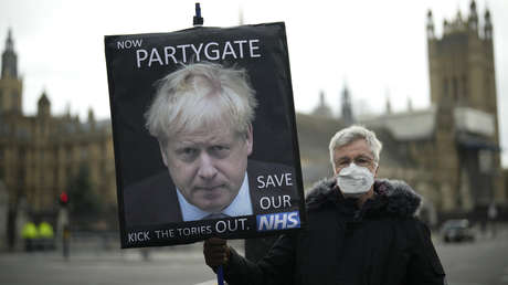 Zajárova sobre el escándalo de la fiesta de Boris Johnson en plena pandemia: "Ahora ya saben a quién dedicó el videoclip 'Party Like a Russian'"