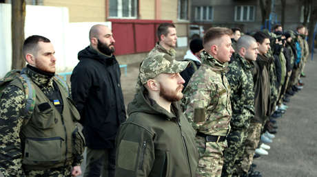 The Times: El batallón ucraniano Azov habría renunciado a un símbolo neonazi que fue "explotado por la propaganda rusa"