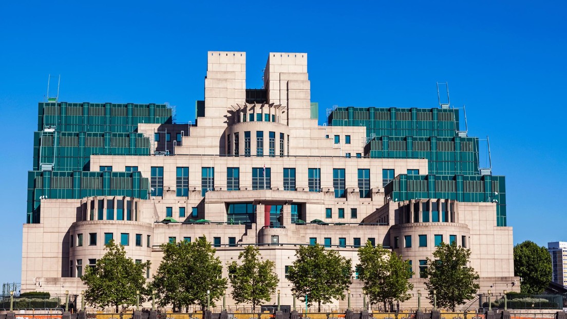 La inteligencia británica organizó un complot en medio del Brexit para destituir a Theresa May y reemplazarla por Boris Johnson, según una filtracion