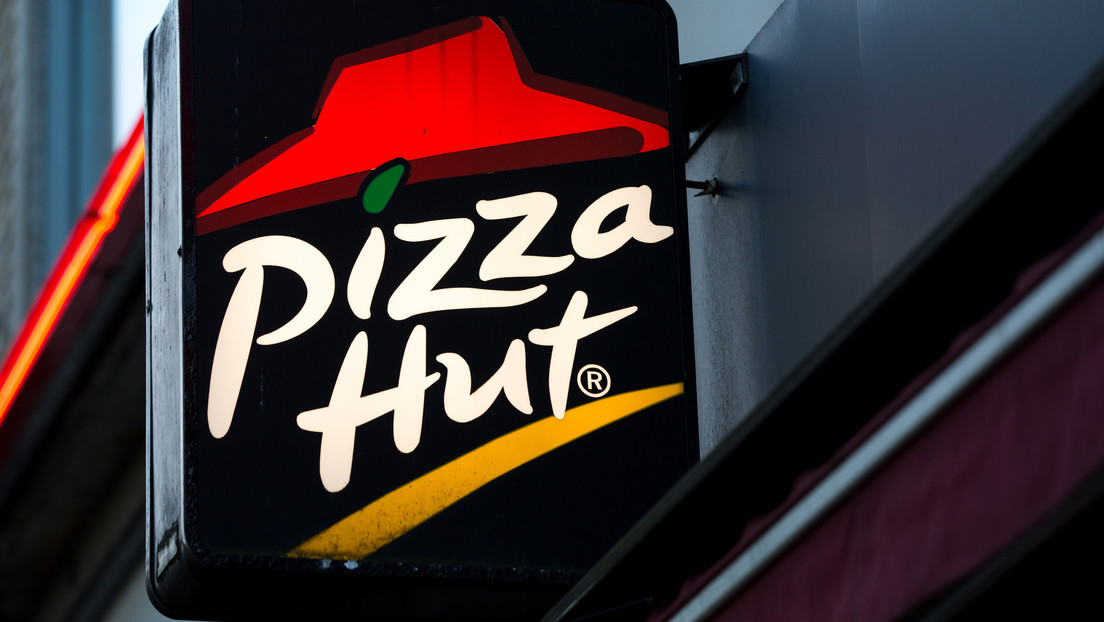 Pizza Hut recomienda a niños de entre 4 y 9 años tres libros para "celebrar el mes del orgullo" y enfrenta llamados de boicot