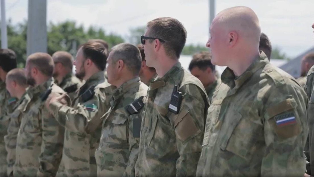 VIDEO: Así es un centro de entrenamiento militar para voluntarios en la república rusa de Chechenia