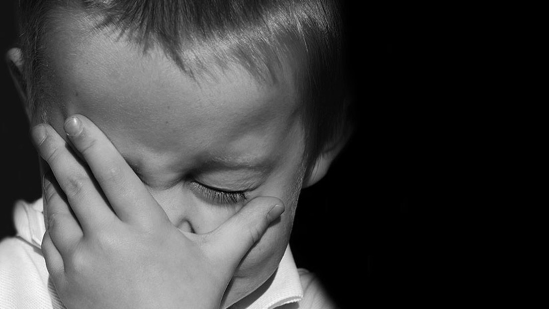 Detienen a dos maestras tras ser captadas en cámaras maltratando a niños en un centro preescolar de EE.UU.