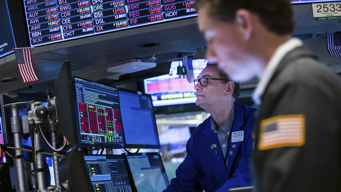 El director general de Morgan Stanley vaticina que hay 50 % de probabilidades de que EE.UU. caiga en recesión en medio de la caída de los mercados