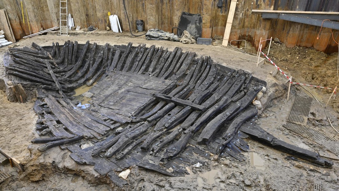 Tan frágil que el aire puede dañarlo: un barco naufragado de 1.300 años da muestra "excepcional de la arquitectura naval de la Alta Edad Media"
