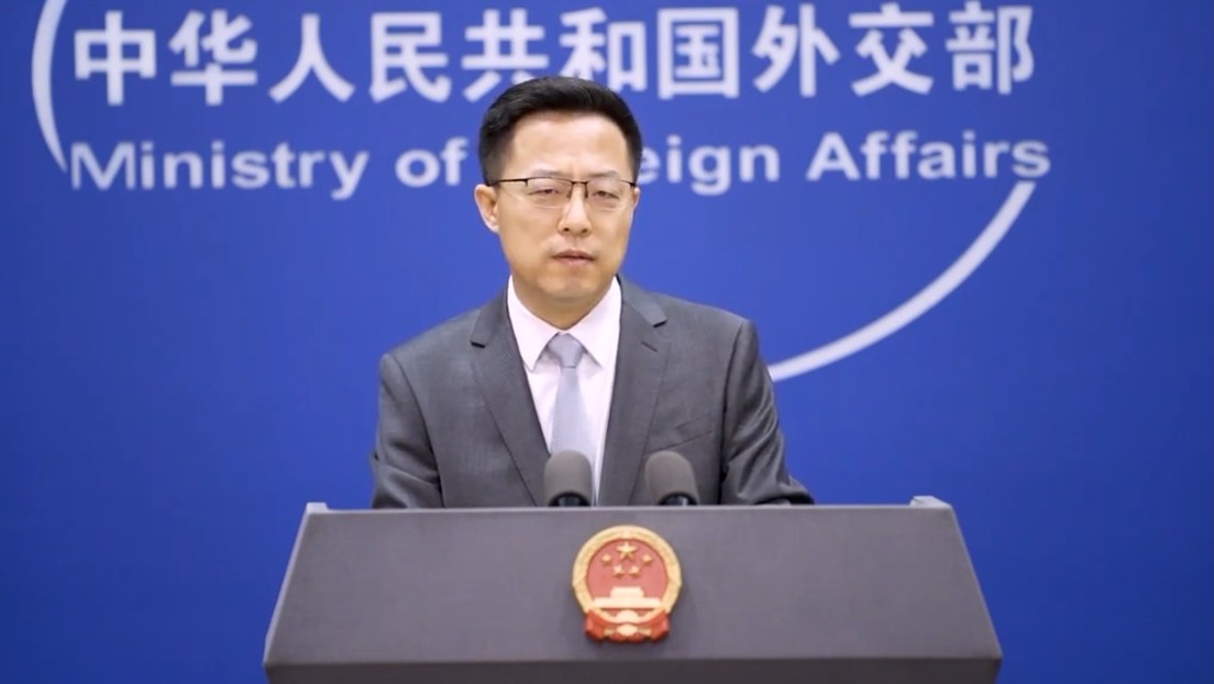 Cancillería china: "La democracia a la estadounidense equivale a la democracia de unos pocos, a la democracia del dinero"