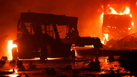 Un incendio en un depósito de contenedores, seguido de una explosión, deja más de 40 muertos y más de 450 heridos en Bangladés