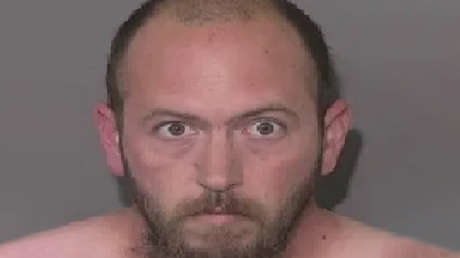 Condenan a muerte a un padre que asesinó y torturó a su hija adolescente durante 22 horas