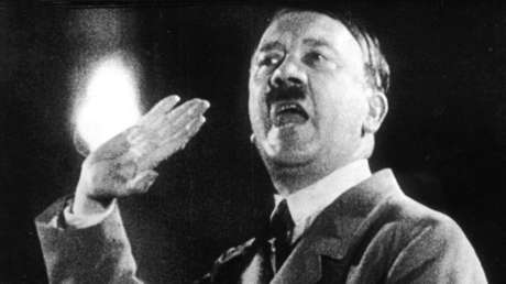 "Yo era su médico y no su asesino": Publican cartas del médico que trató la voz de Hitler