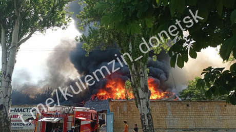 Las fuerzas ucranianas realizan bombardeos masivos contra Donetsk (VIDEOS)