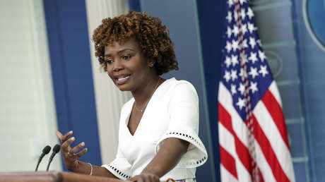 Un periodista pregunta a la vocera de la Casa Blanca por asuntos entre Brasil y EE.UU. y esta le da una inesperada respuesta sobre Venezuela