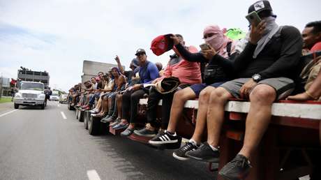 "La frontera está cerrada, no se arriesguen": La advertencia de EE.UU. a la mayor caravana de migrantes vista hasta ahora
