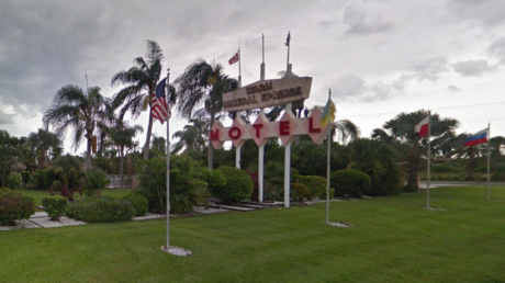 Un caimán de 2 metros muerde a un hombre que lo confundió con un "perro con una correa larga"