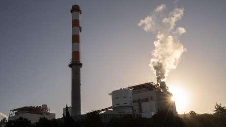 Trabajadores de una compañía estatal chilena anuncian un paro nacional