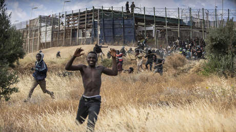 Más de 100 personas entran en Melilla en el primer gran salto desde que Pedro Sánchez cambió su postura sobre el Sáhara (VIDEOS)