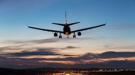 Piloto reporta un nuevo caso de una posible persona volando con 'jetpack' cerca del aeropuerto de Los Ángeles