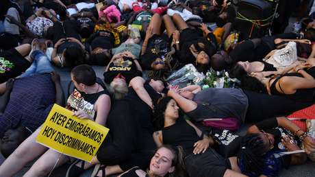 "Ninguna persona es ilegal": La tragedia en la valla de Melilla desata una oleada de indignación en España que exige investigaciones