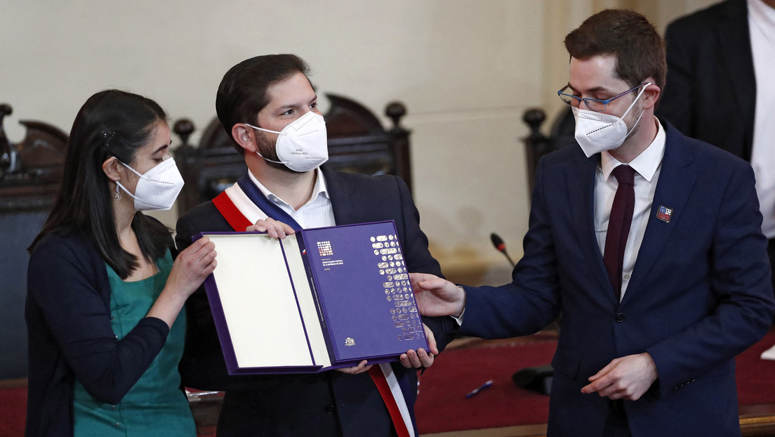 "El pueblo tendrá la última palabra": Boric recibe el borrador de la nueva Constitución de Chile y convoca al plebiscito del 4 de septiembre