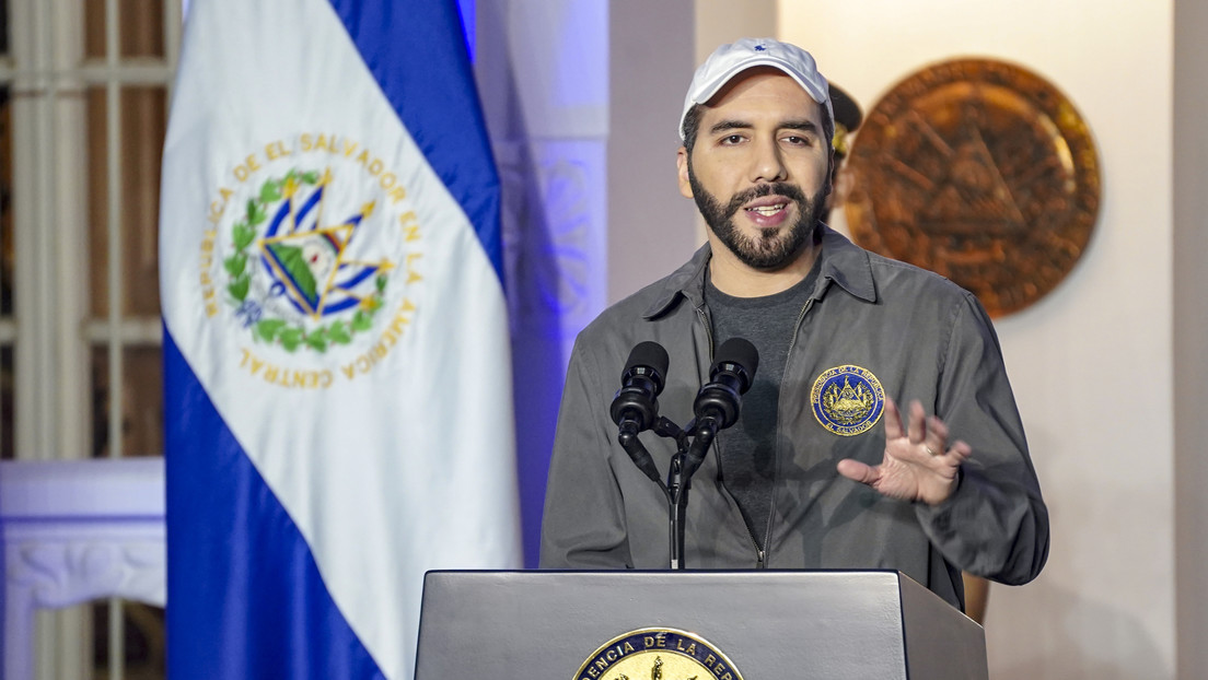 ¿En qué consistiría el plan de Bukele para evitar que El Salvador caiga en el temido 'default'?