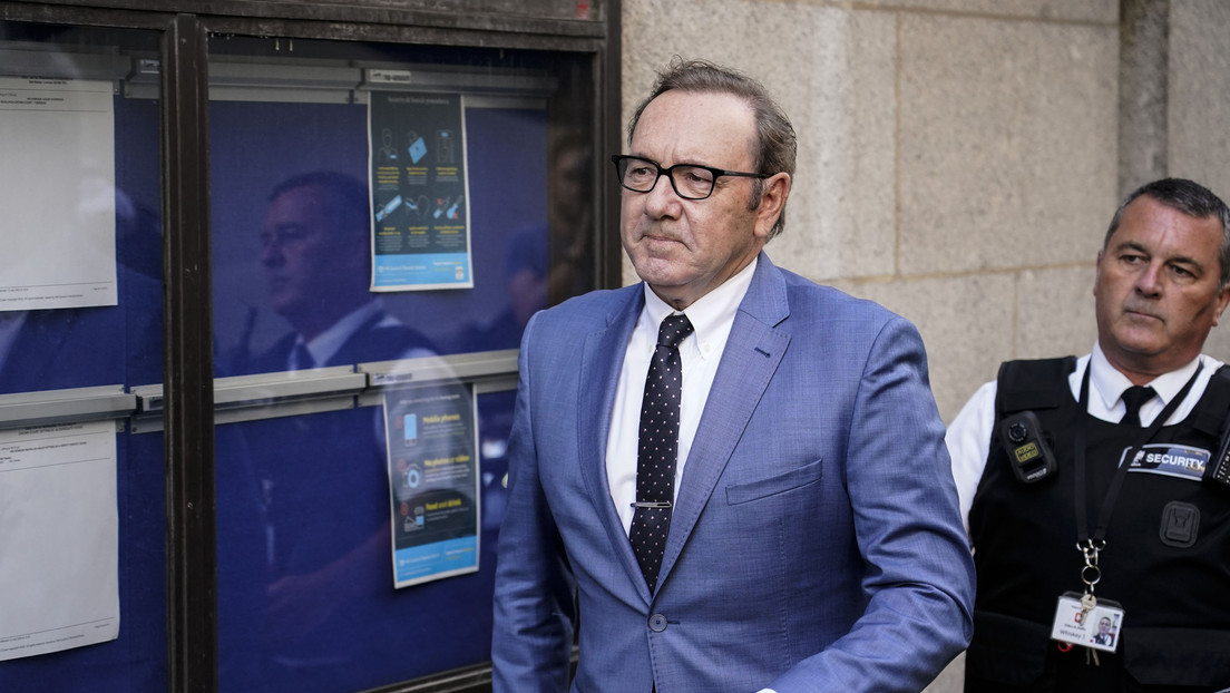 Kevin Spacey irá a juicio tras declararse inocente de los cargos de agresión sexual a tres hombres en el Reino Unido