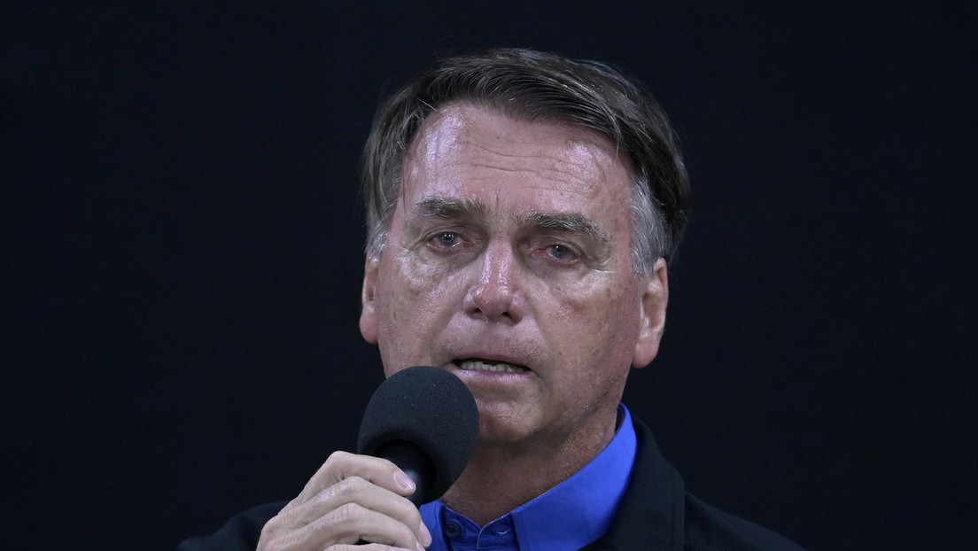 Bolsonaro critica el sistema electrónico de voto en Brasil ante unos 40 embajadores