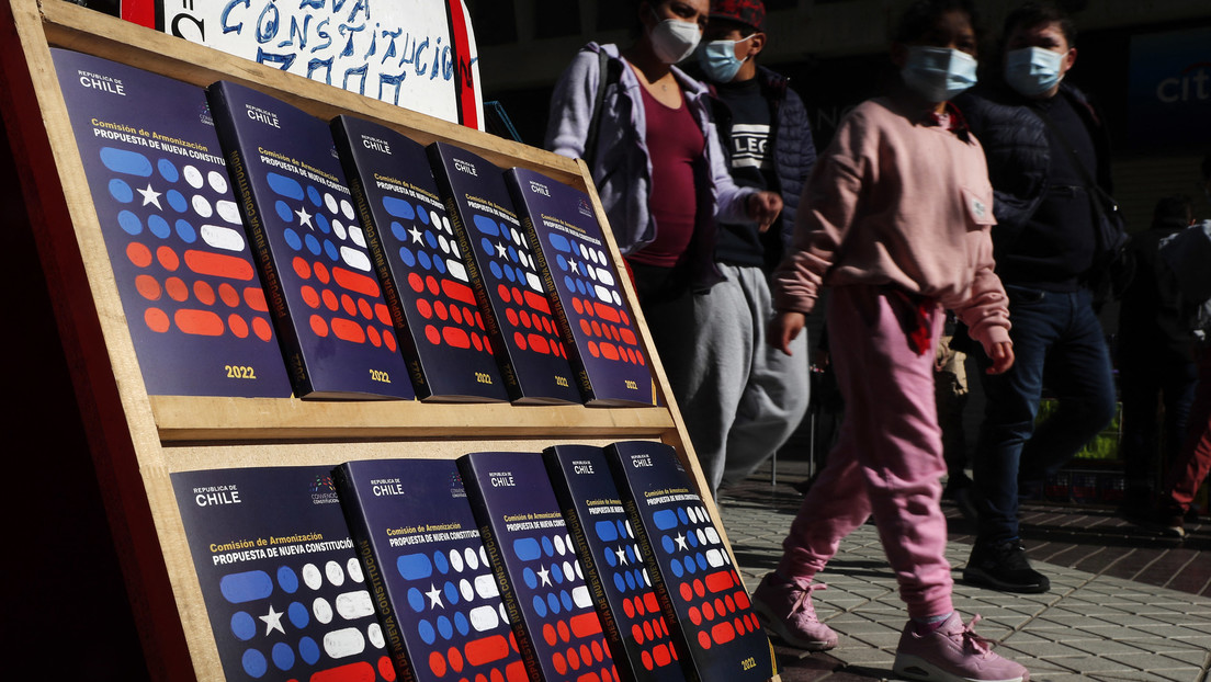 Las campañas rumbo al plebiscito sobre la nueva Constitución de Chile avanzan mientras se intensifican las maniobras de desinformación