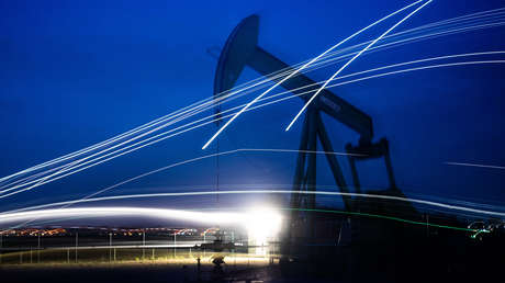 Los precios del petróleo podrían alcanzar los 380 dólares por barril si Occidente impone topes al crudo ruso, advierten desde JPMorgan