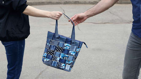 Un joven de 17 años encuentra un bolso perdido, lo devuelve a su dueña y recaudan más de 14.000 para él