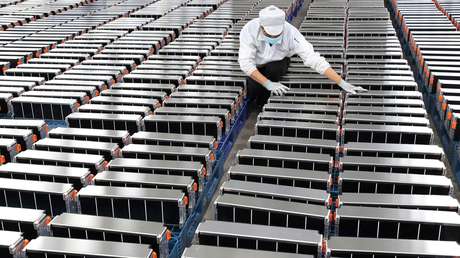 Los precios del litio, que han subido más de un 600 % este año, amenazan la industria de los vehículos eléctricos