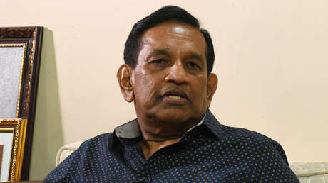 Manifestantes dan una golpiza a un exministro de Sri Lanka (VIDEO)