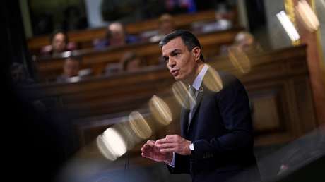 El presidente de España anuncia impuestos a los grandes bancos y las compañías eléctricas para enfrentar la inflación