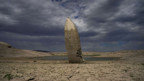 Fotos del mayor embalse de EE.UU. evidencian el nivel históricamente bajo del agua, que dejó al descubierto los secretos de su lecho